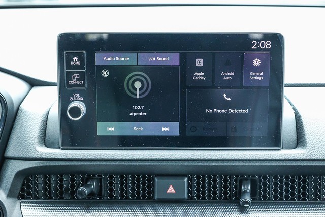 Honda CR-V Hybrid Vehicle Full-screen Gallery Image 13