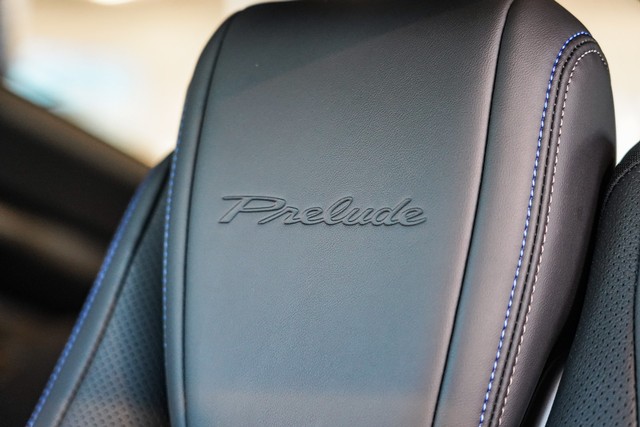 Honda Prelude Vehicle Full-screen Gallery Image 18