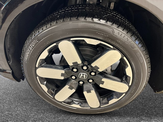 Honda Prologue Vehicle Full-screen Gallery Image 12
