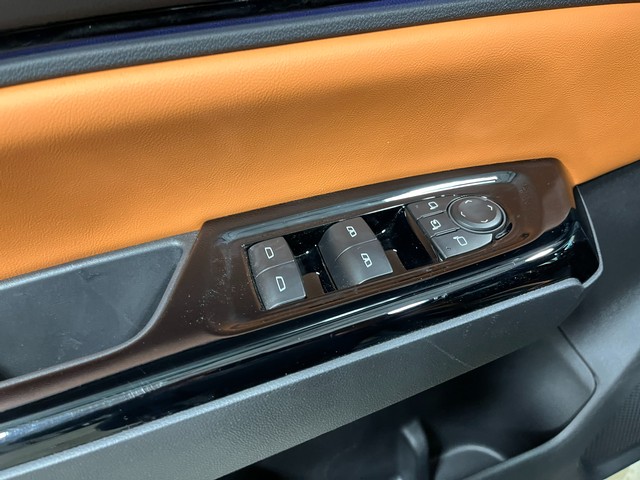 Honda Prologue Vehicle Full-screen Gallery Image 15