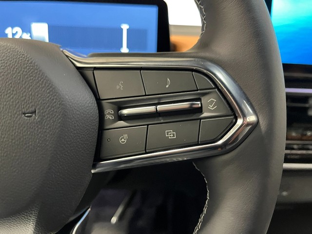 Honda Prologue Vehicle Full-screen Gallery Image 20