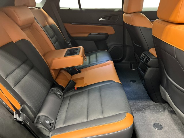 Honda Prologue Vehicle Full-screen Gallery Image 28