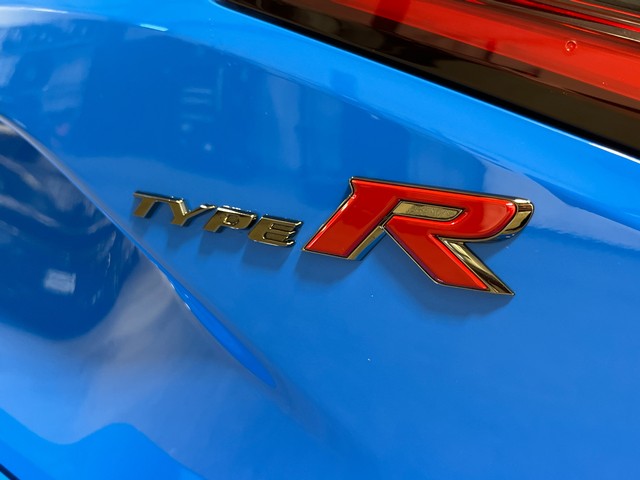 Honda Civic Type R Vehicle Full-screen Gallery Image 06