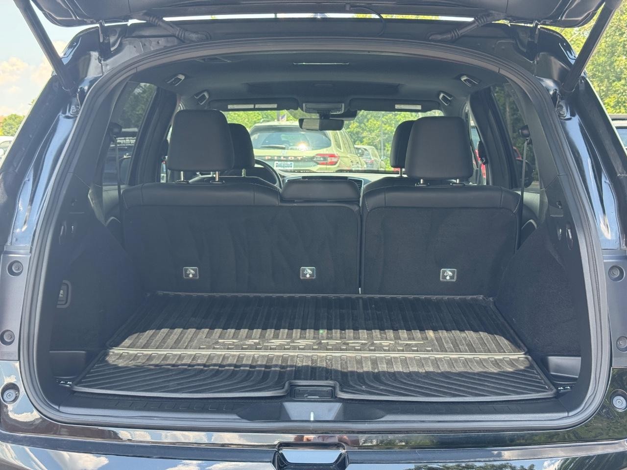 Honda Passport Vehicle Full-screen Gallery Image 05