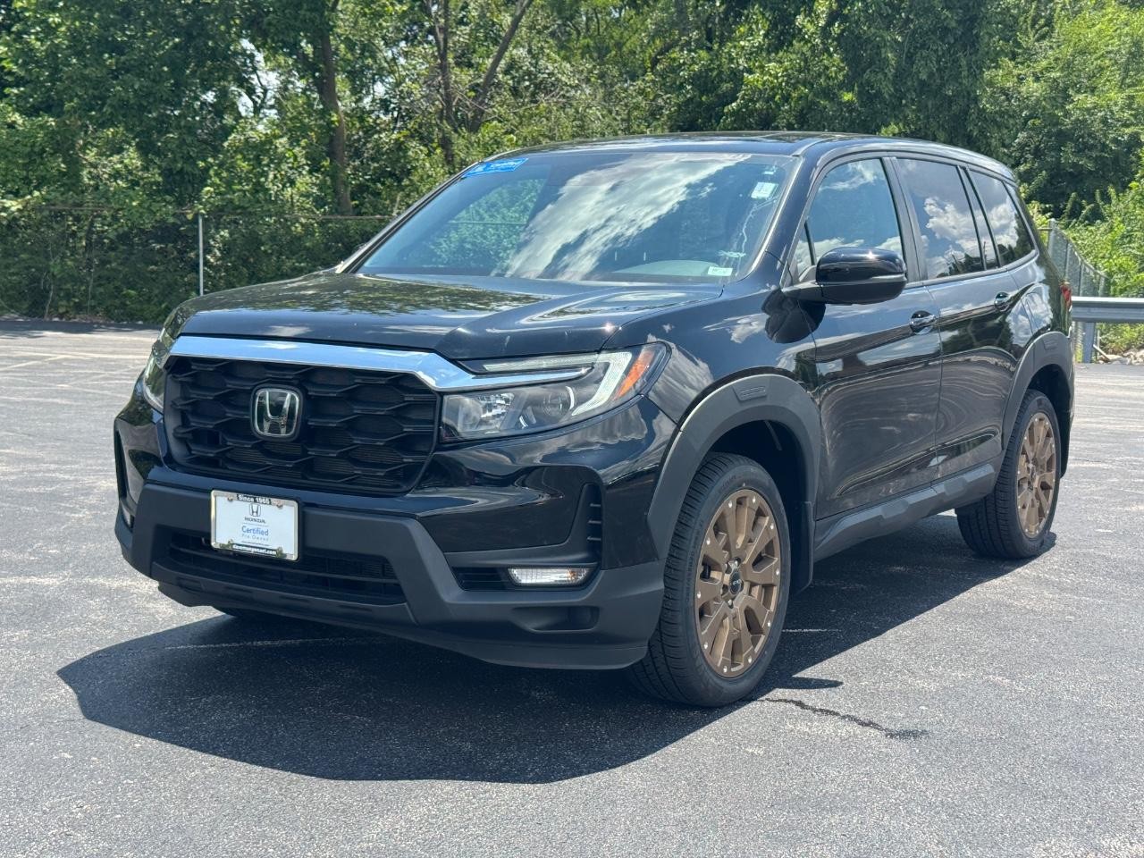 Honda Passport Vehicle Full-screen Gallery Image 09