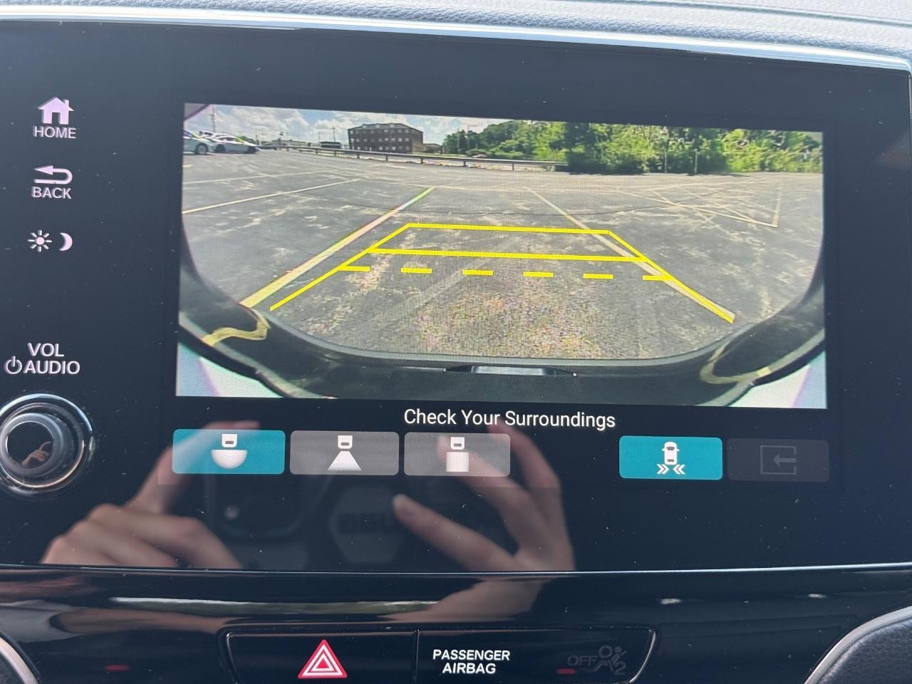 Honda Passport Vehicle Full-screen Gallery Image 25