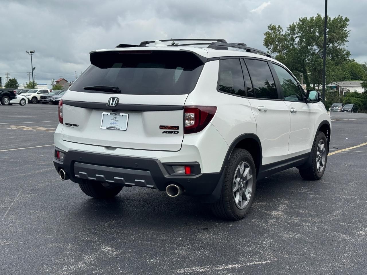 Honda Passport Vehicle Full-screen Gallery Image 04