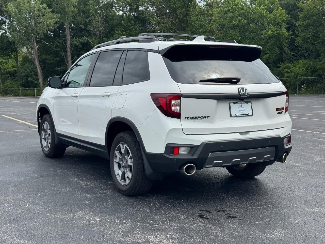 Honda Passport Vehicle Full-screen Gallery Image 07