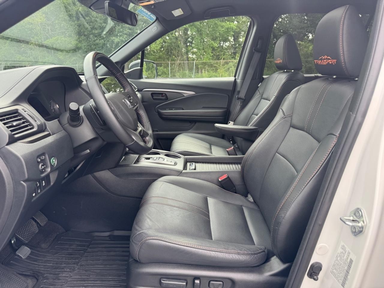 Honda Passport Vehicle Full-screen Gallery Image 19