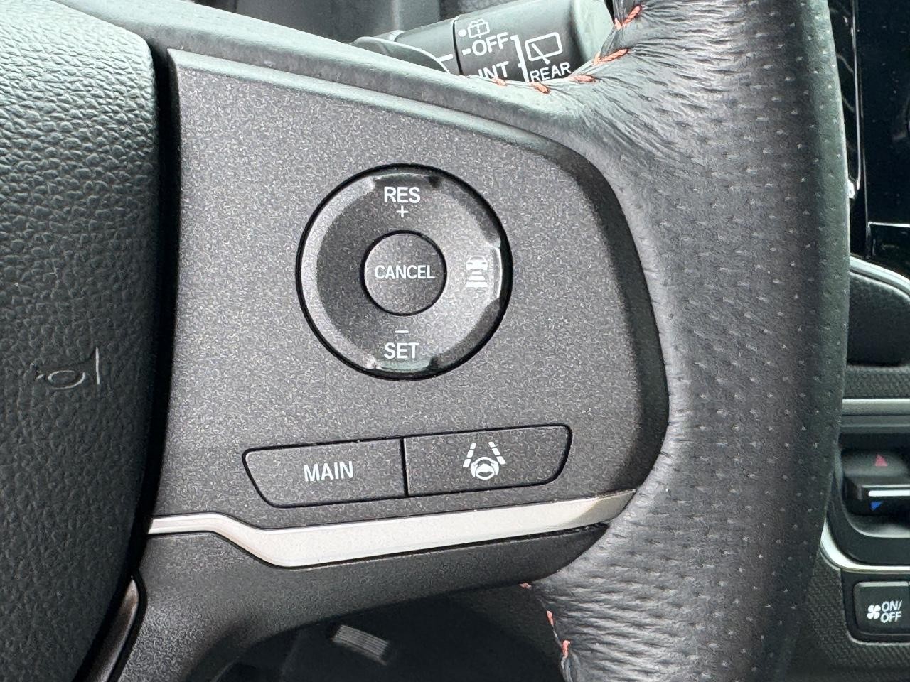Honda Passport Vehicle Full-screen Gallery Image 23