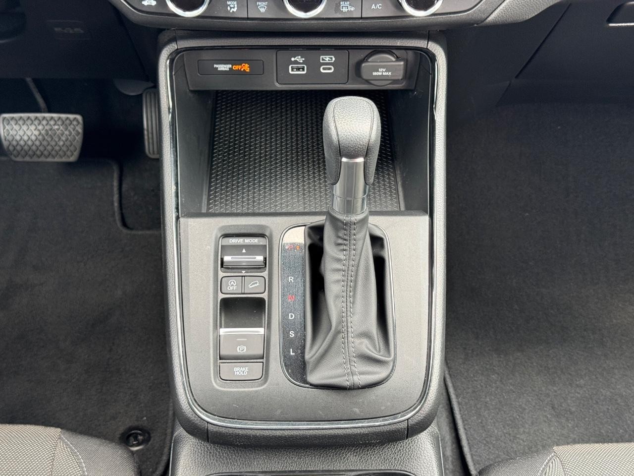 Honda CR-V Vehicle Full-screen Gallery Image 16