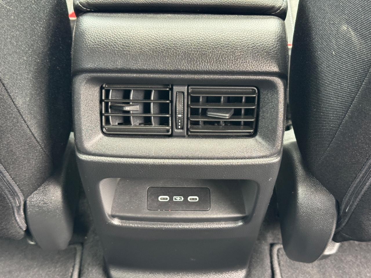 Honda CR-V Vehicle Full-screen Gallery Image 17