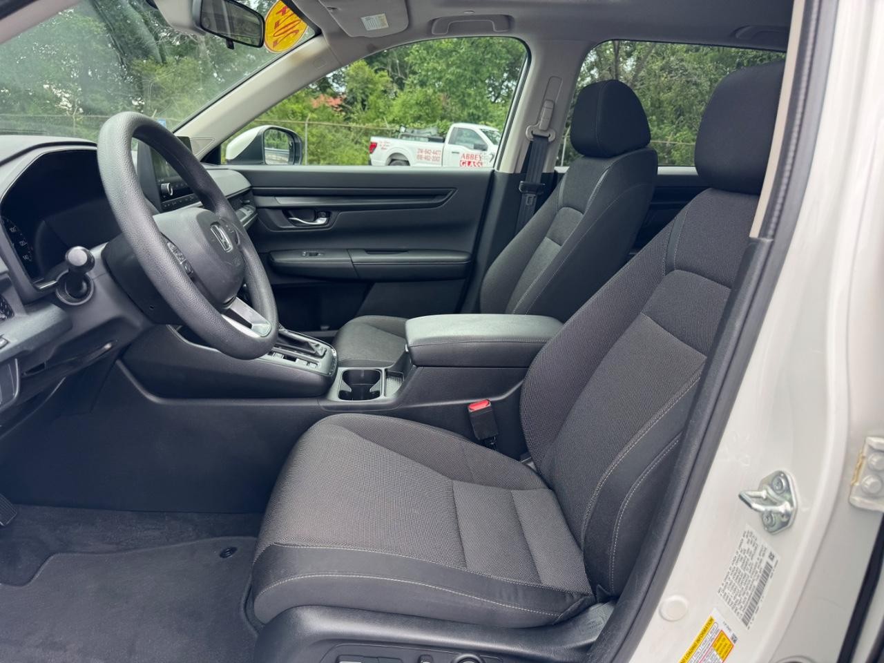 Honda CR-V Vehicle Full-screen Gallery Image 19