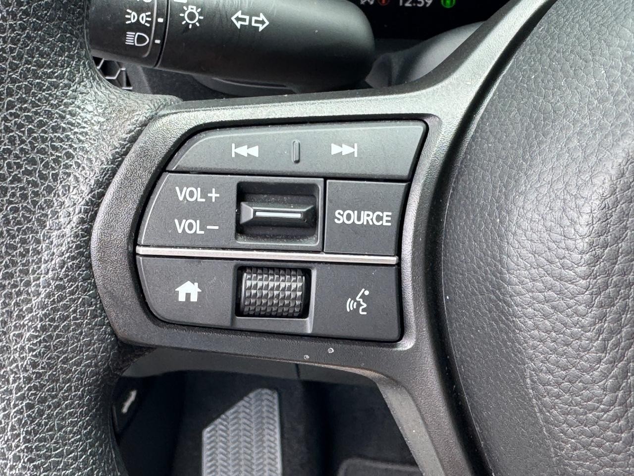 Honda CR-V Vehicle Full-screen Gallery Image 22