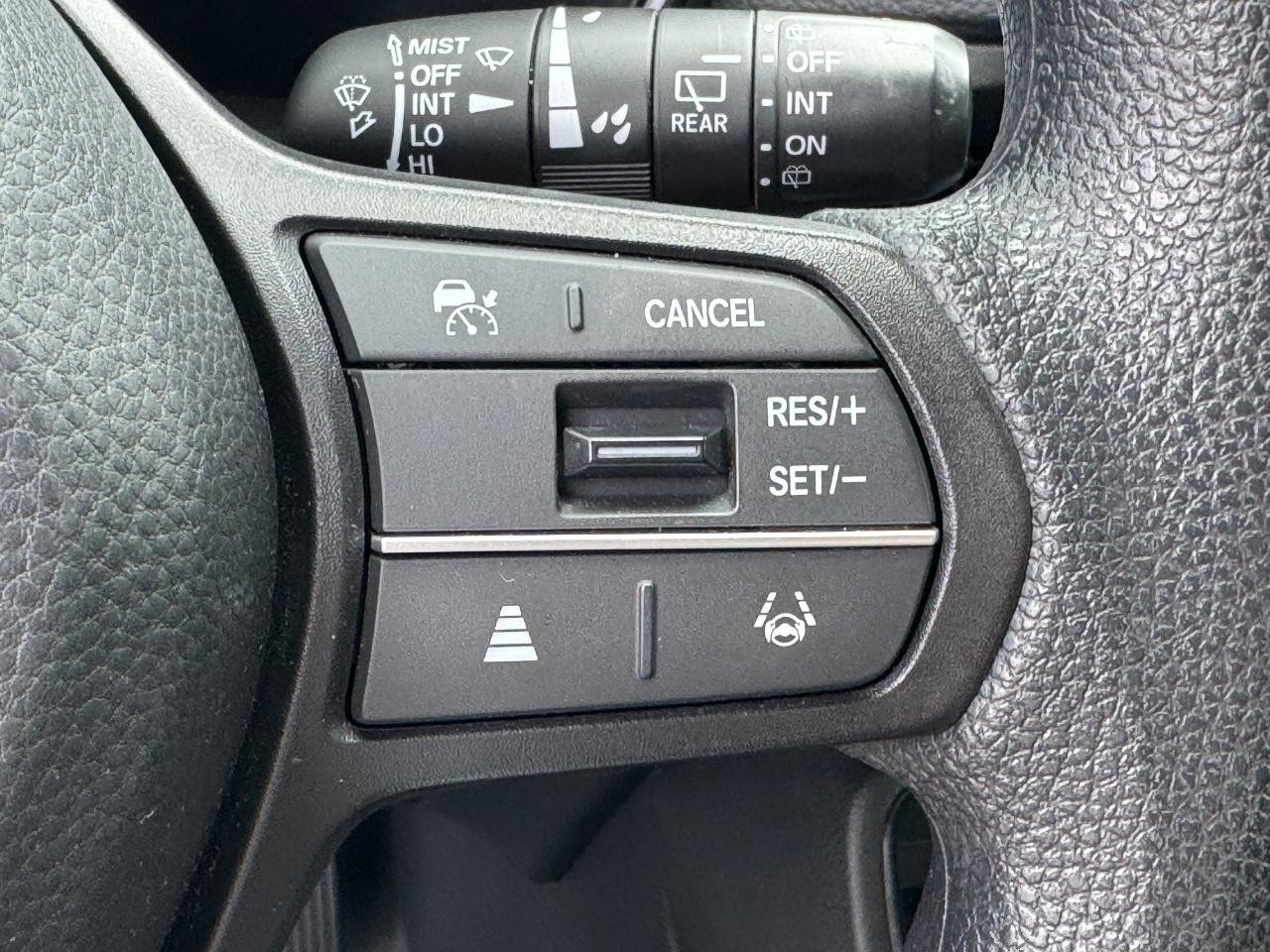 Honda CR-V Vehicle Full-screen Gallery Image 23