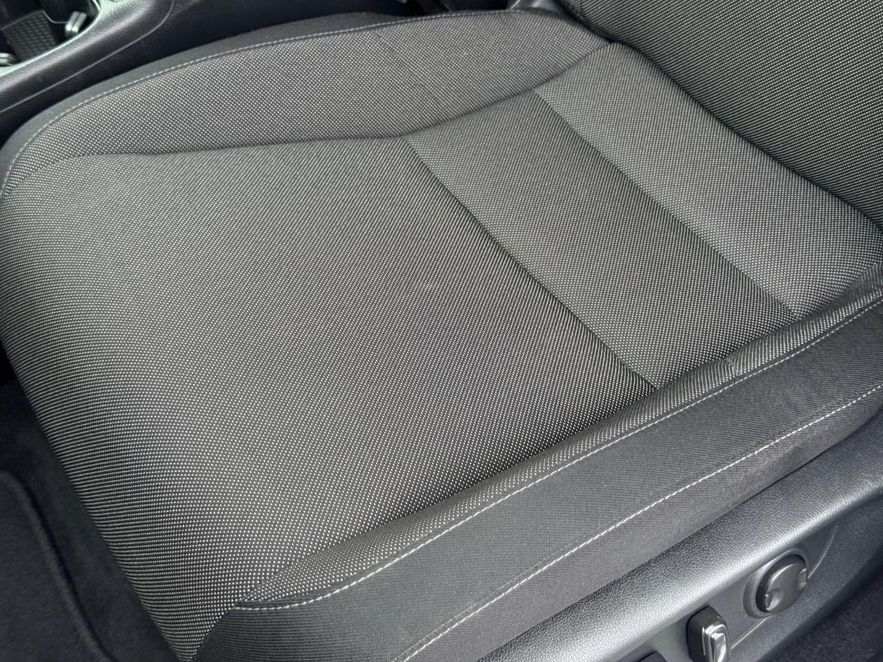 Honda CR-V Vehicle Full-screen Gallery Image 27