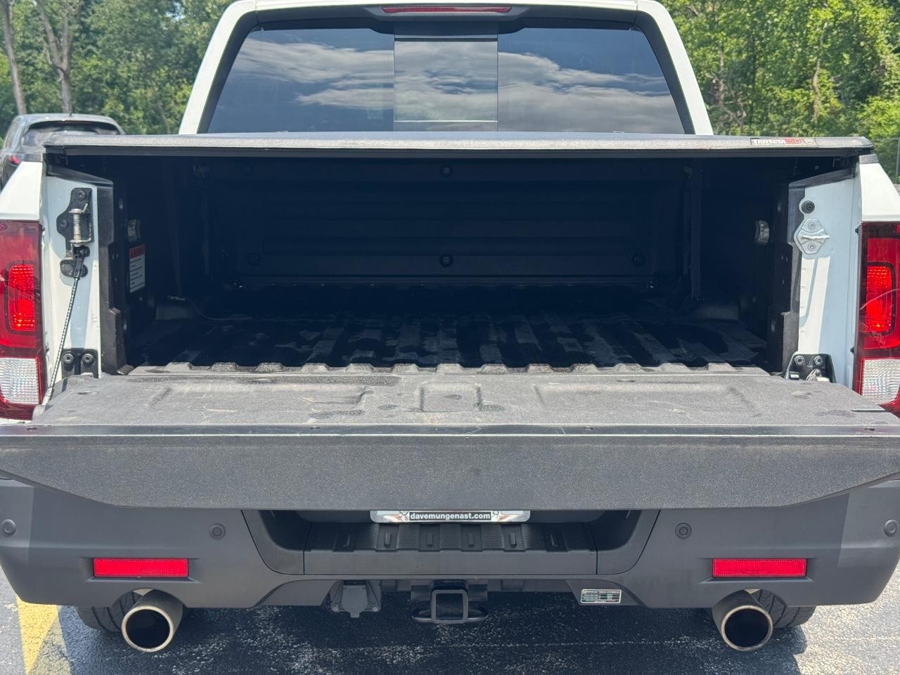 Honda Ridgeline Vehicle Full-screen Gallery Image 05