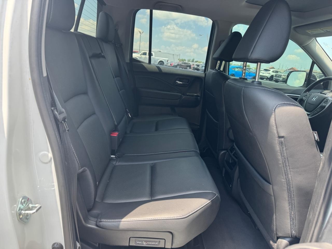 Honda Ridgeline Vehicle Full-screen Gallery Image 11
