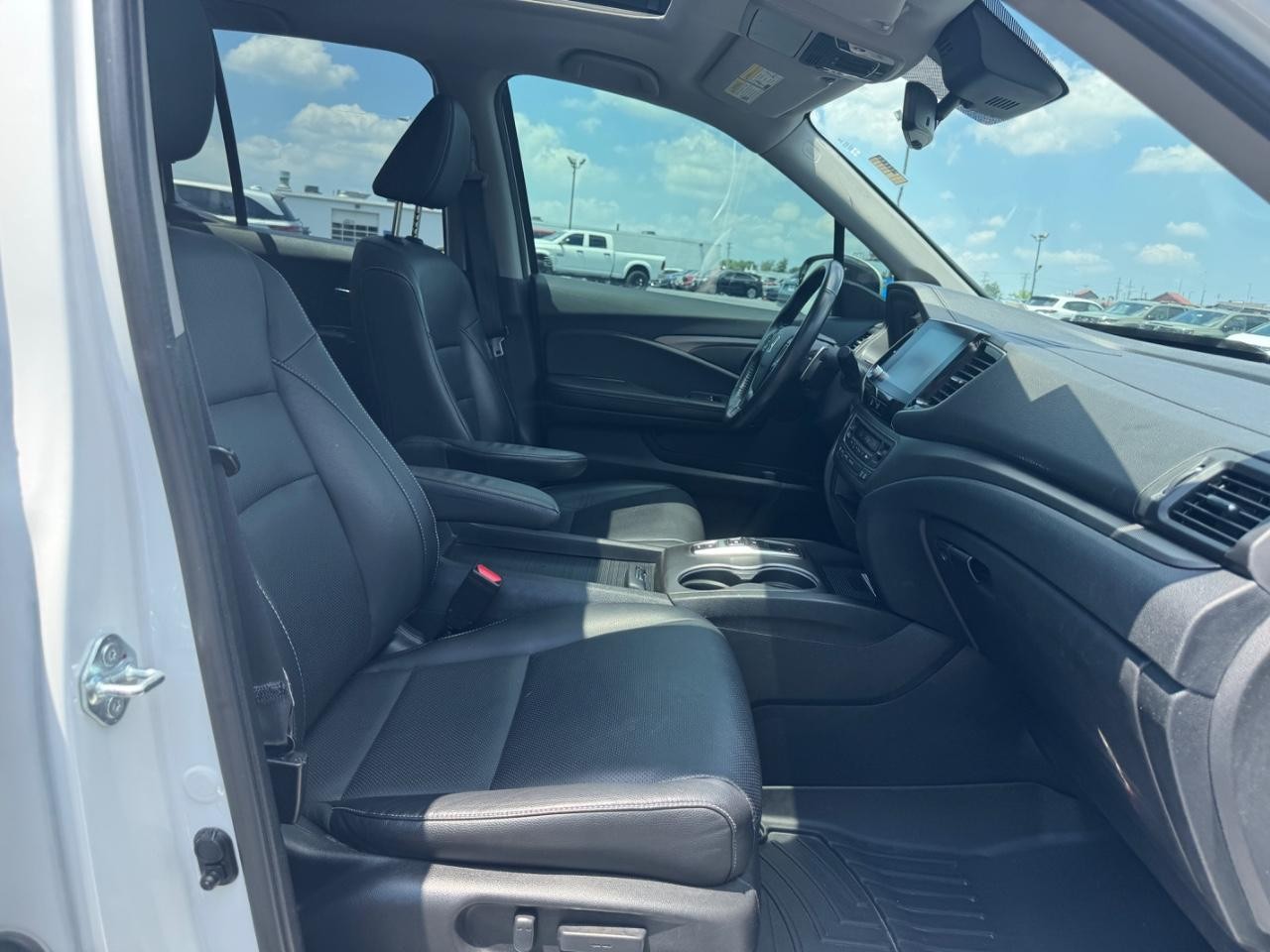 Honda Ridgeline Vehicle Full-screen Gallery Image 18