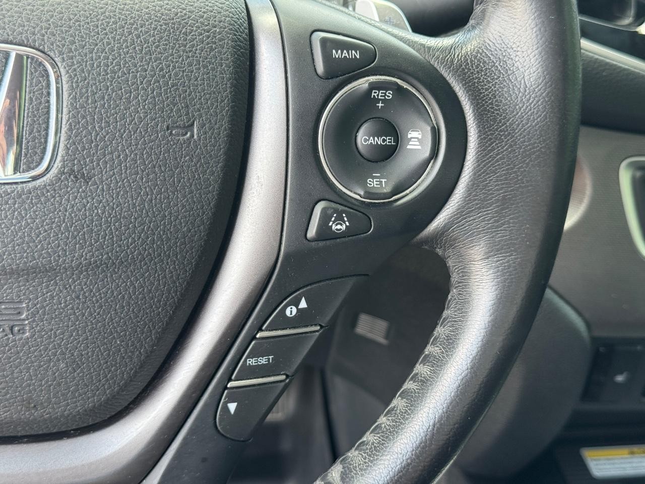 Honda Ridgeline Vehicle Full-screen Gallery Image 23
