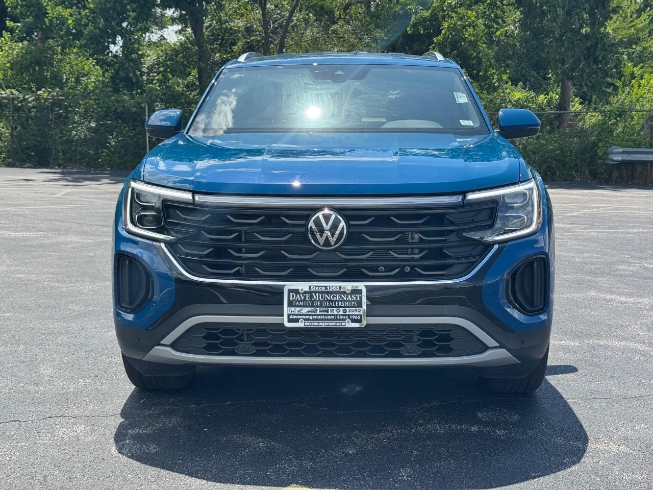 Volkswagen Atlas Cross Sport Vehicle Full-screen Gallery Image 10