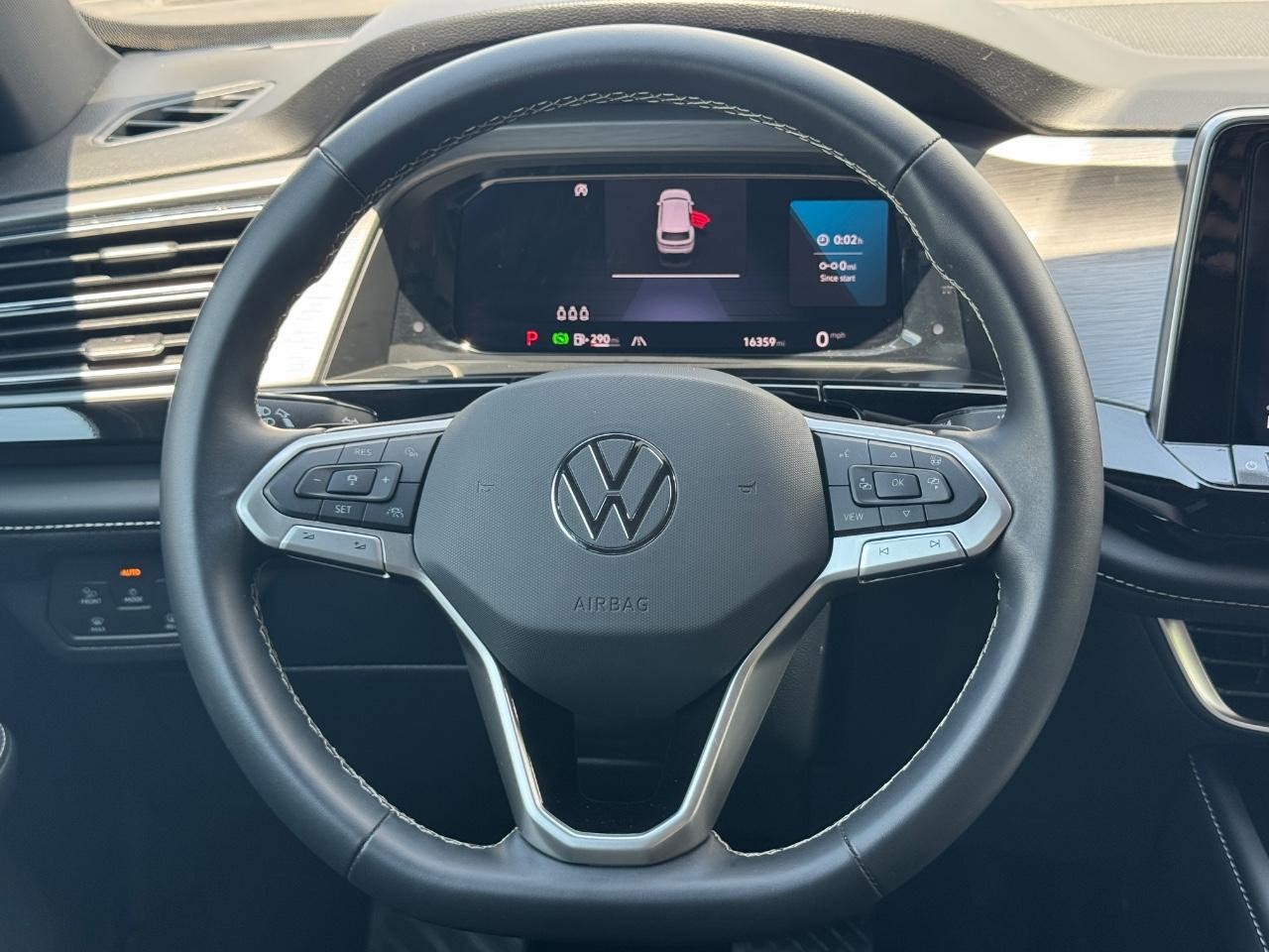 Volkswagen Atlas Cross Sport Vehicle Full-screen Gallery Image 13