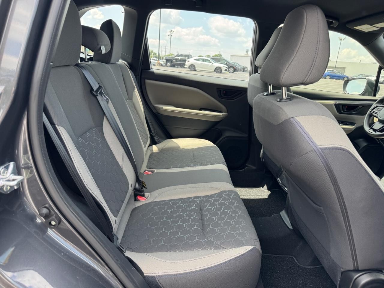 Subaru Forester Vehicle Full-screen Gallery Image 11