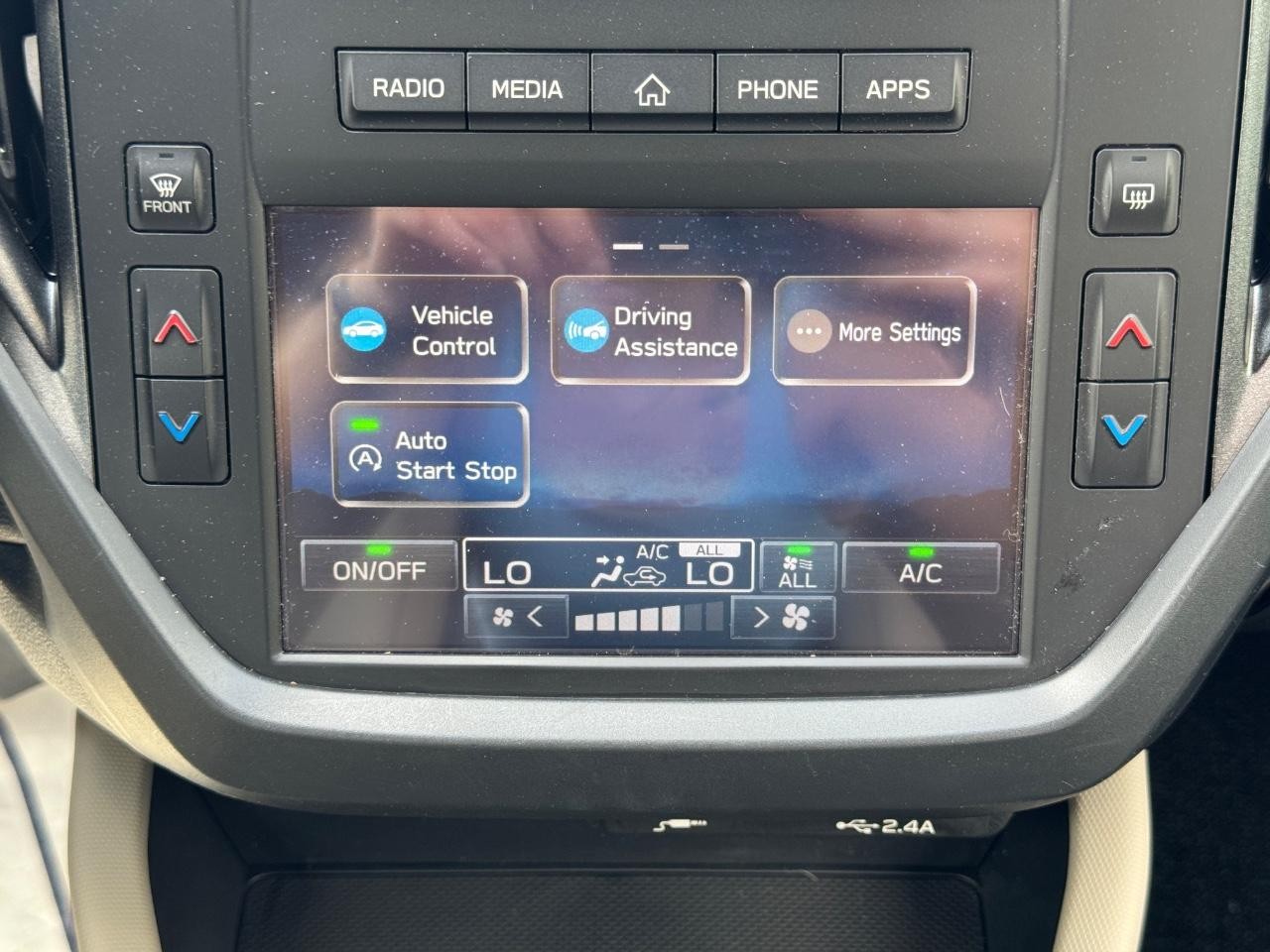 Subaru Forester Vehicle Full-screen Gallery Image 15