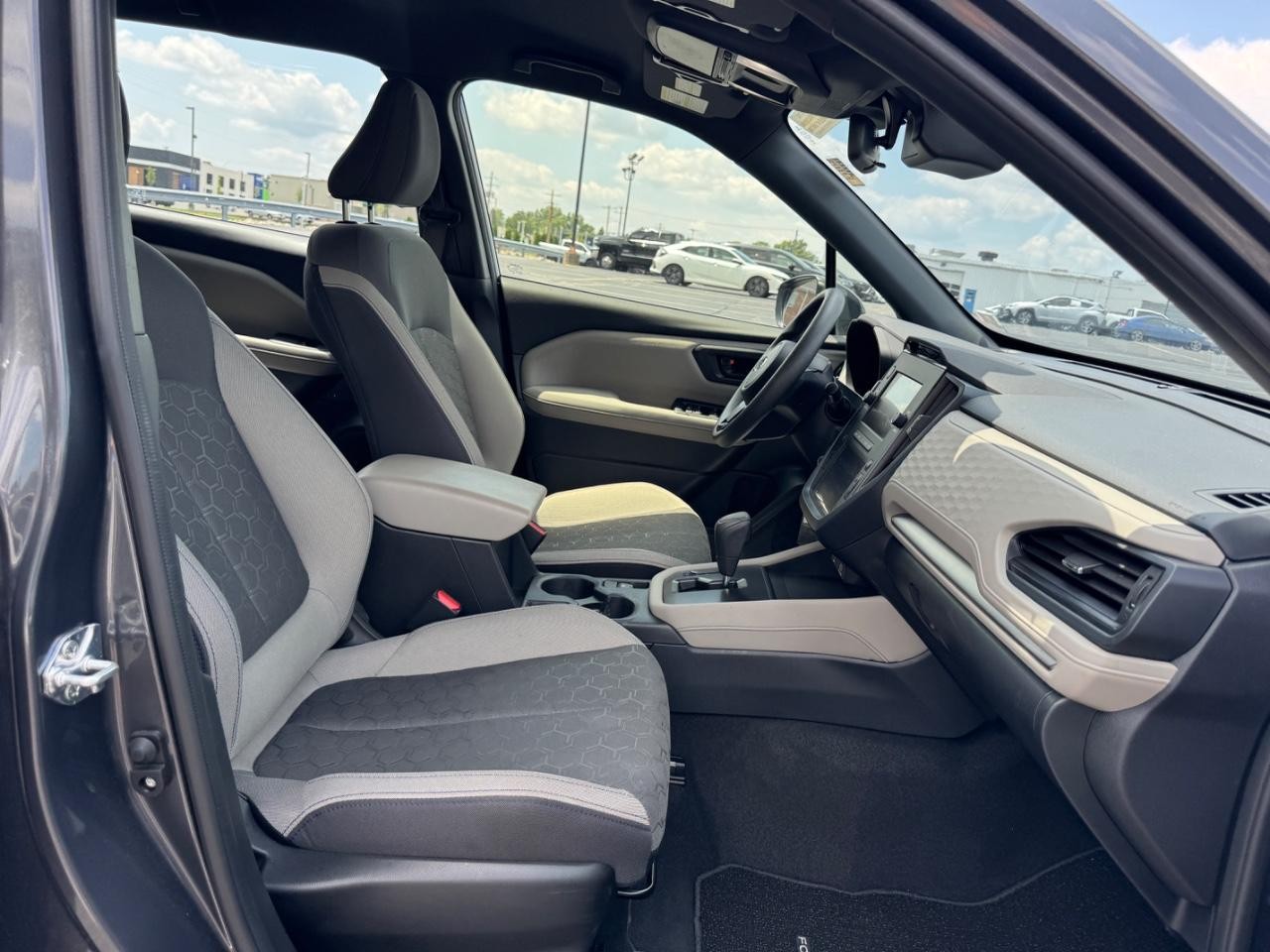 Subaru Forester Vehicle Full-screen Gallery Image 17