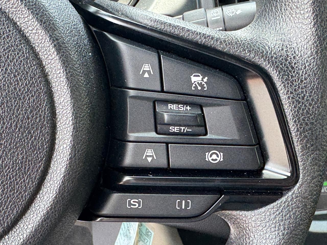 Subaru Forester Vehicle Full-screen Gallery Image 21