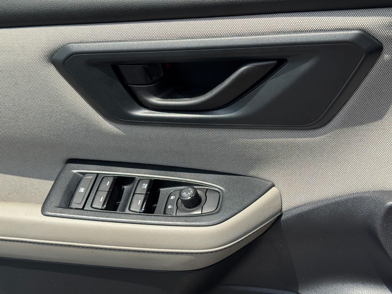 Subaru Forester Vehicle Full-screen Gallery Image 24