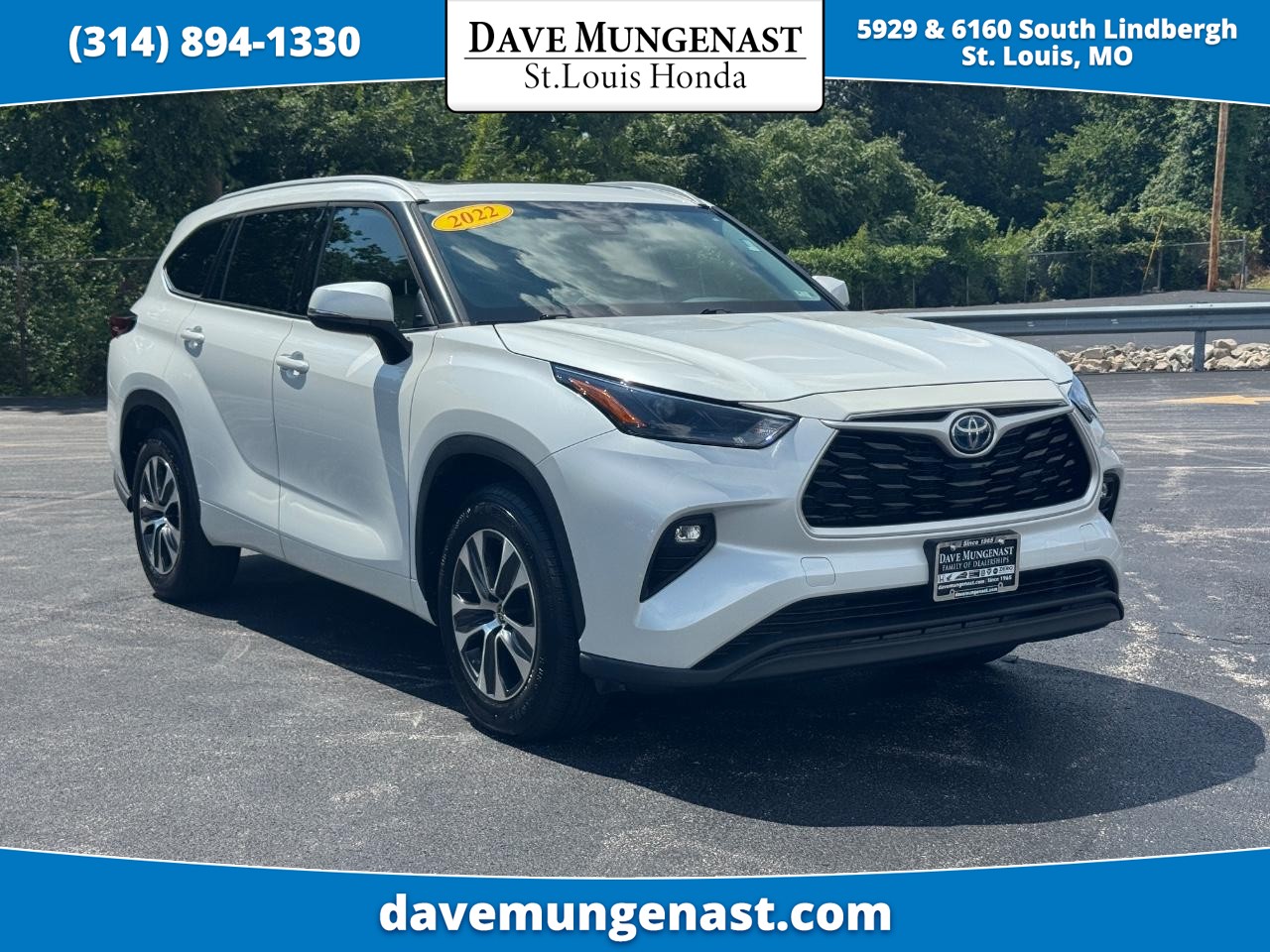 White (Wind Chill Pearl) 2022 Toyota Highlander Hybrid SUV / Crossover Front-Wheel Drive Continuously Variable Transmission