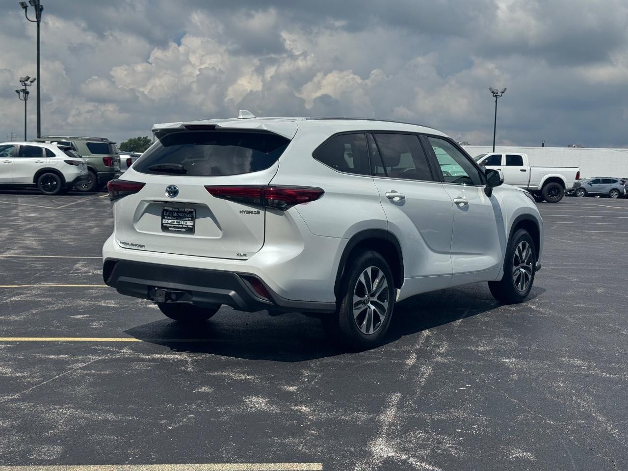 Toyota Highlander Vehicle Full-screen Gallery Image 04