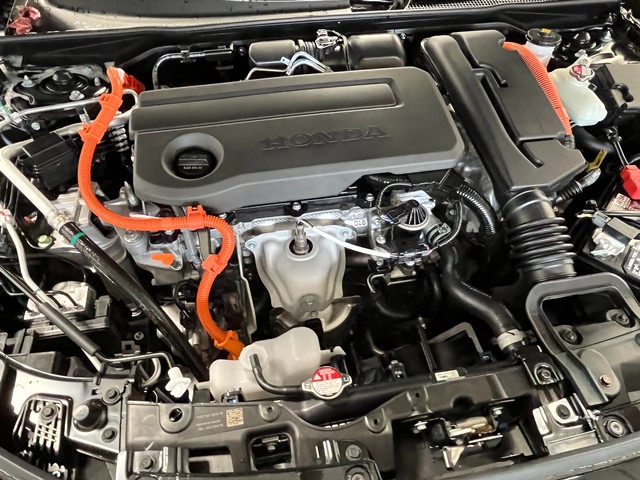 Honda Civic Sedan Hybrid Vehicle Full-screen Gallery Image 13