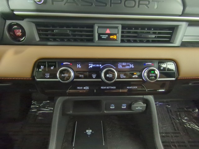 Honda Passport Vehicle Full-screen Gallery Image 20