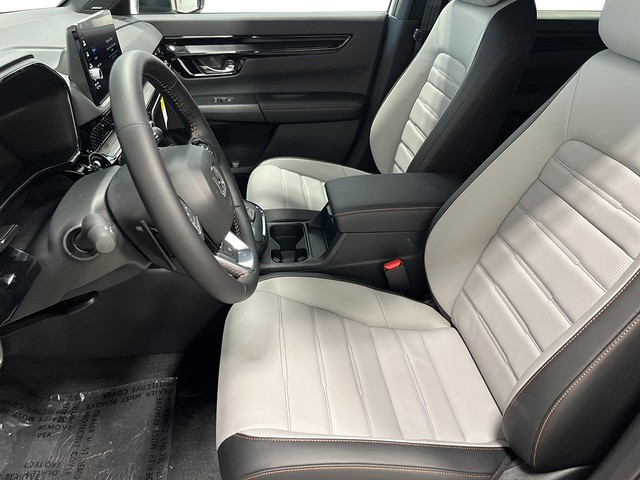 Honda CR-V Hybrid Vehicle Full-screen Gallery Image 14