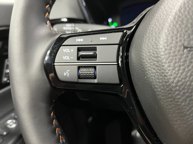 Honda CR-V Hybrid Vehicle Full-screen Gallery Image 19