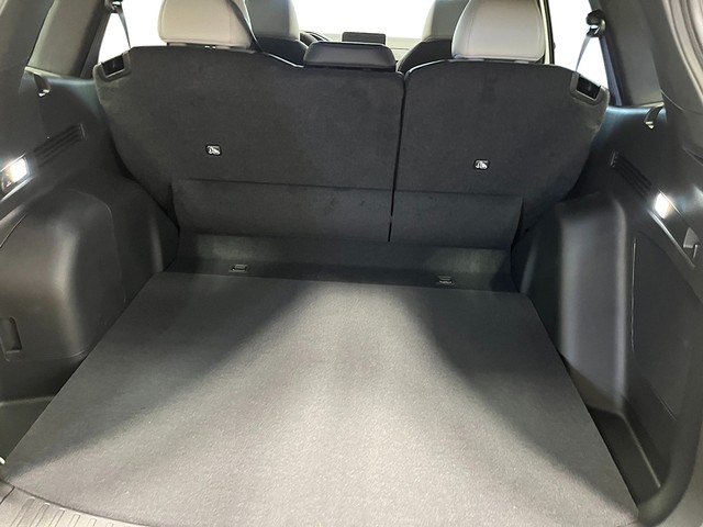 Honda CR-V Hybrid Vehicle Full-screen Gallery Image 28