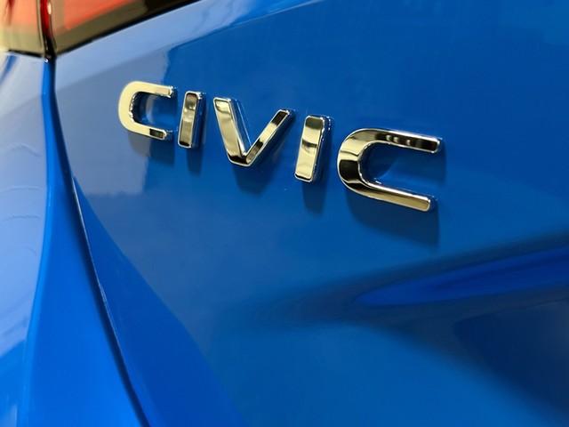 Honda Civic Hatchback Vehicle Full-screen Gallery Image 06
