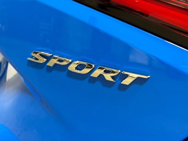 Honda Civic Hatchback Vehicle Full-screen Gallery Image 07