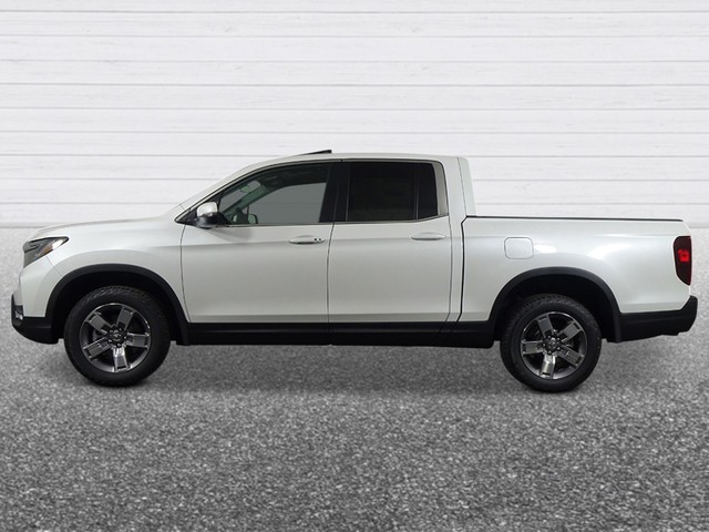 Honda Ridgeline Vehicle Full-screen Gallery Image 03