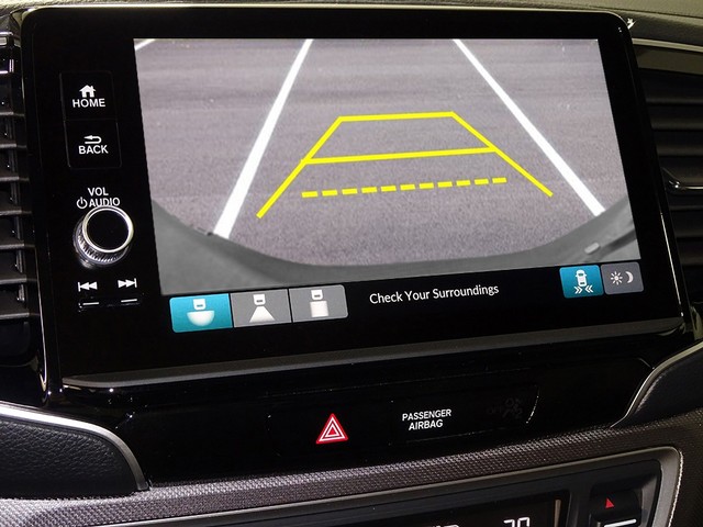 Honda Ridgeline Vehicle Full-screen Gallery Image 22