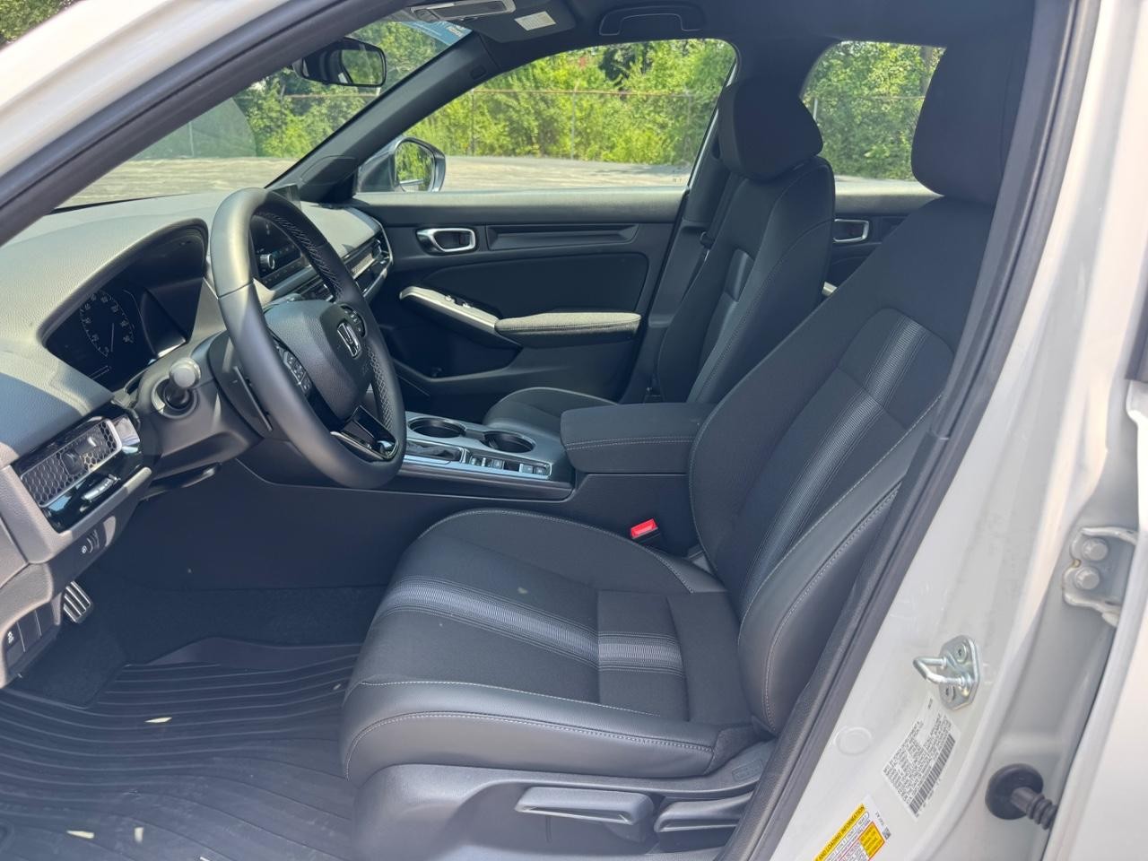 Honda Civic Hatchback Vehicle Full-screen Gallery Image 18