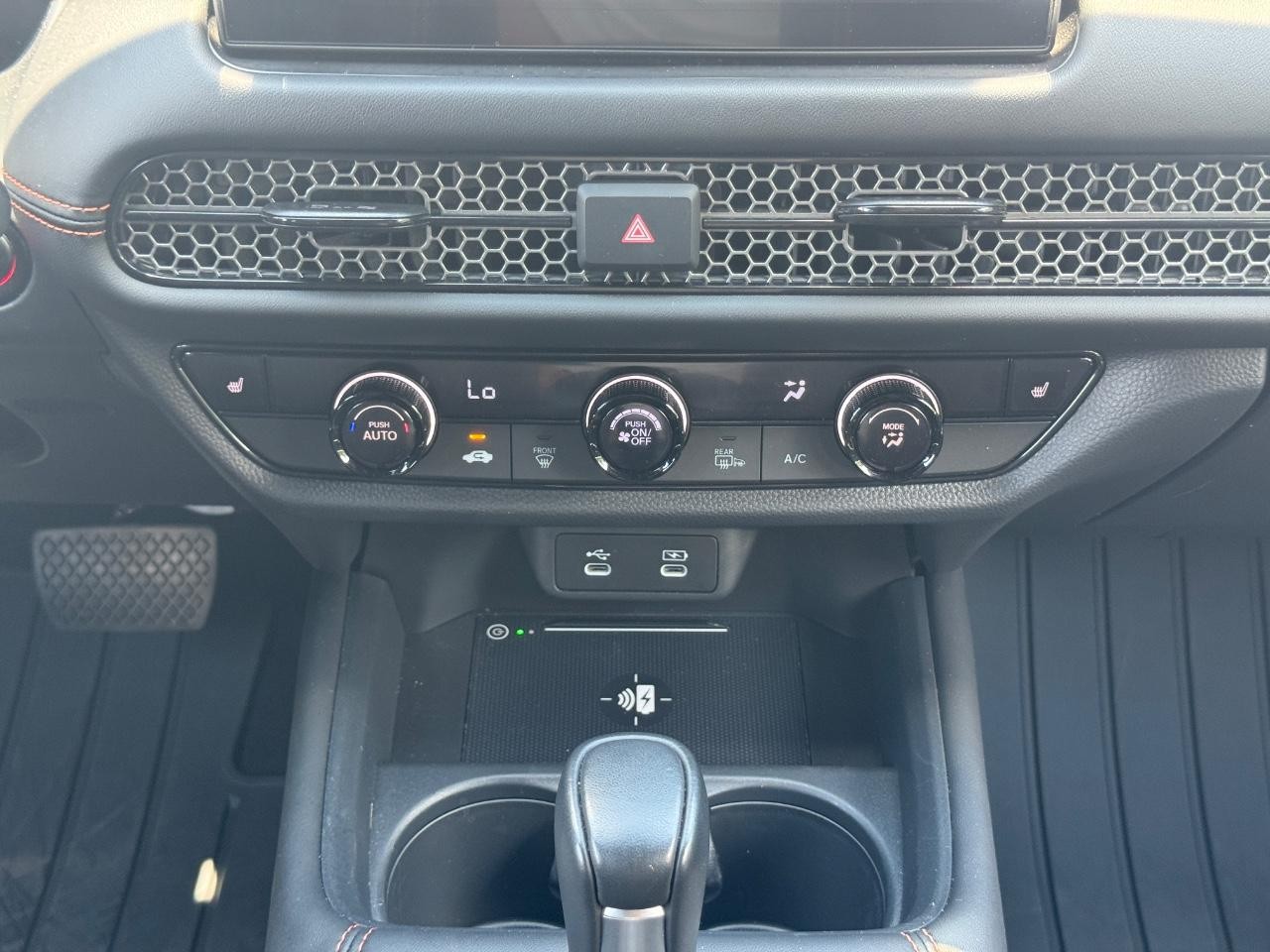 Honda HR-V Vehicle Full-screen Gallery Image 15