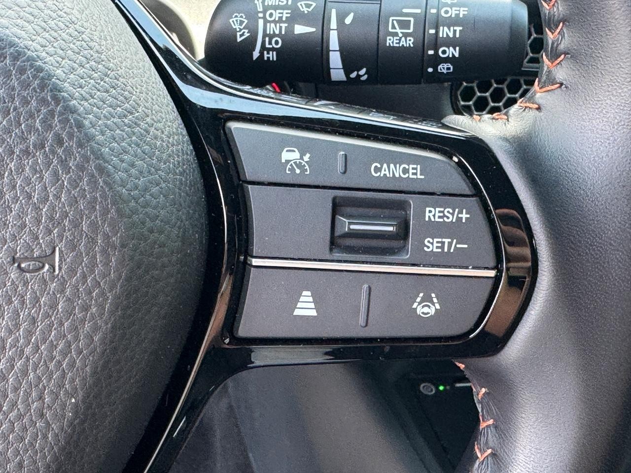 Honda HR-V Vehicle Full-screen Gallery Image 21