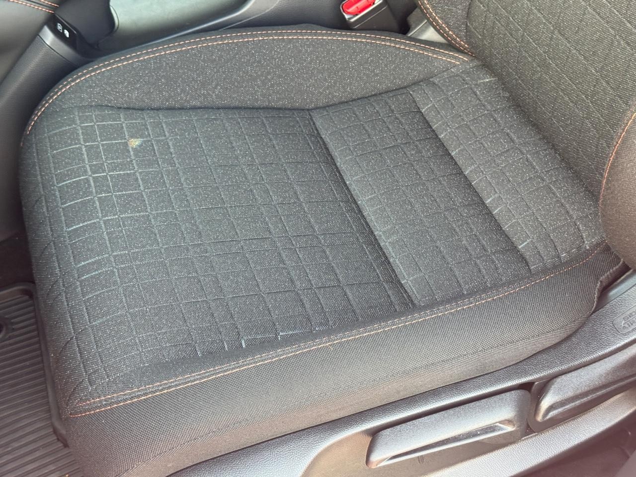 Honda HR-V Vehicle Full-screen Gallery Image 25
