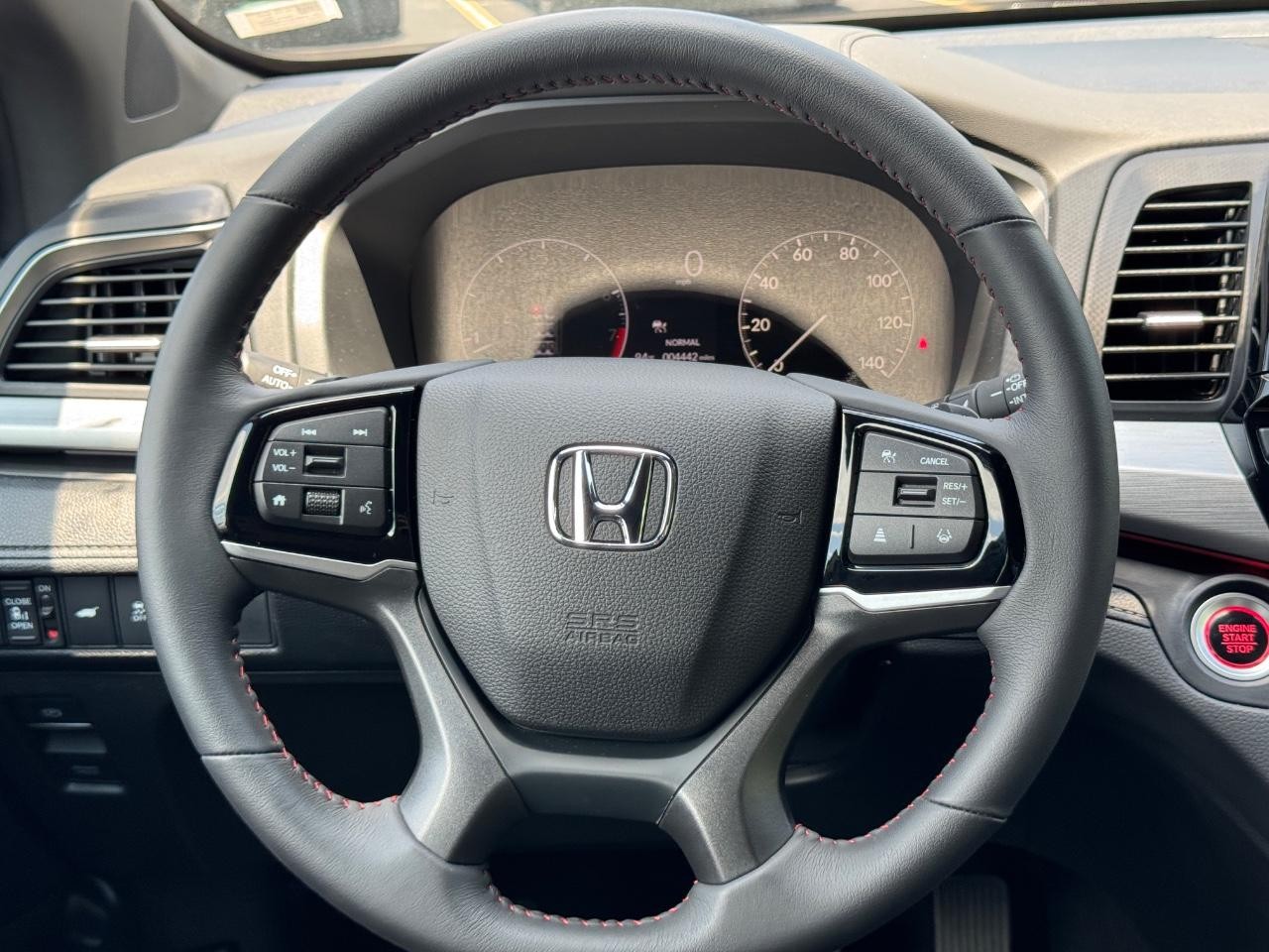 Honda Odyssey Vehicle Full-screen Gallery Image 14
