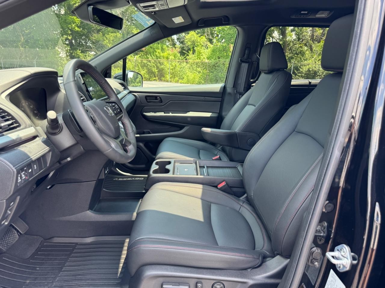 Honda Odyssey Vehicle Full-screen Gallery Image 19