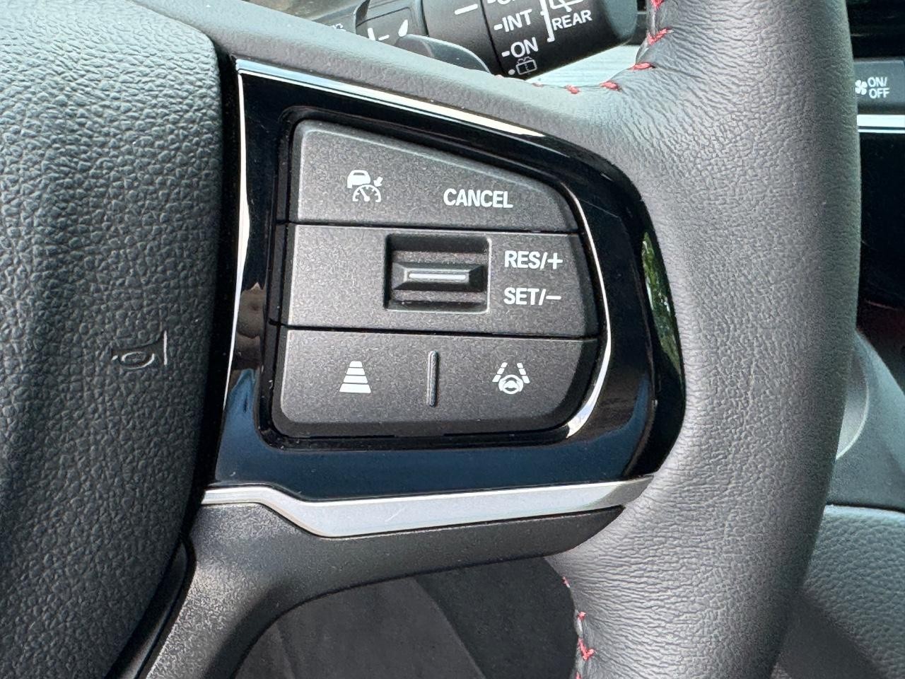 Honda Odyssey Vehicle Full-screen Gallery Image 22