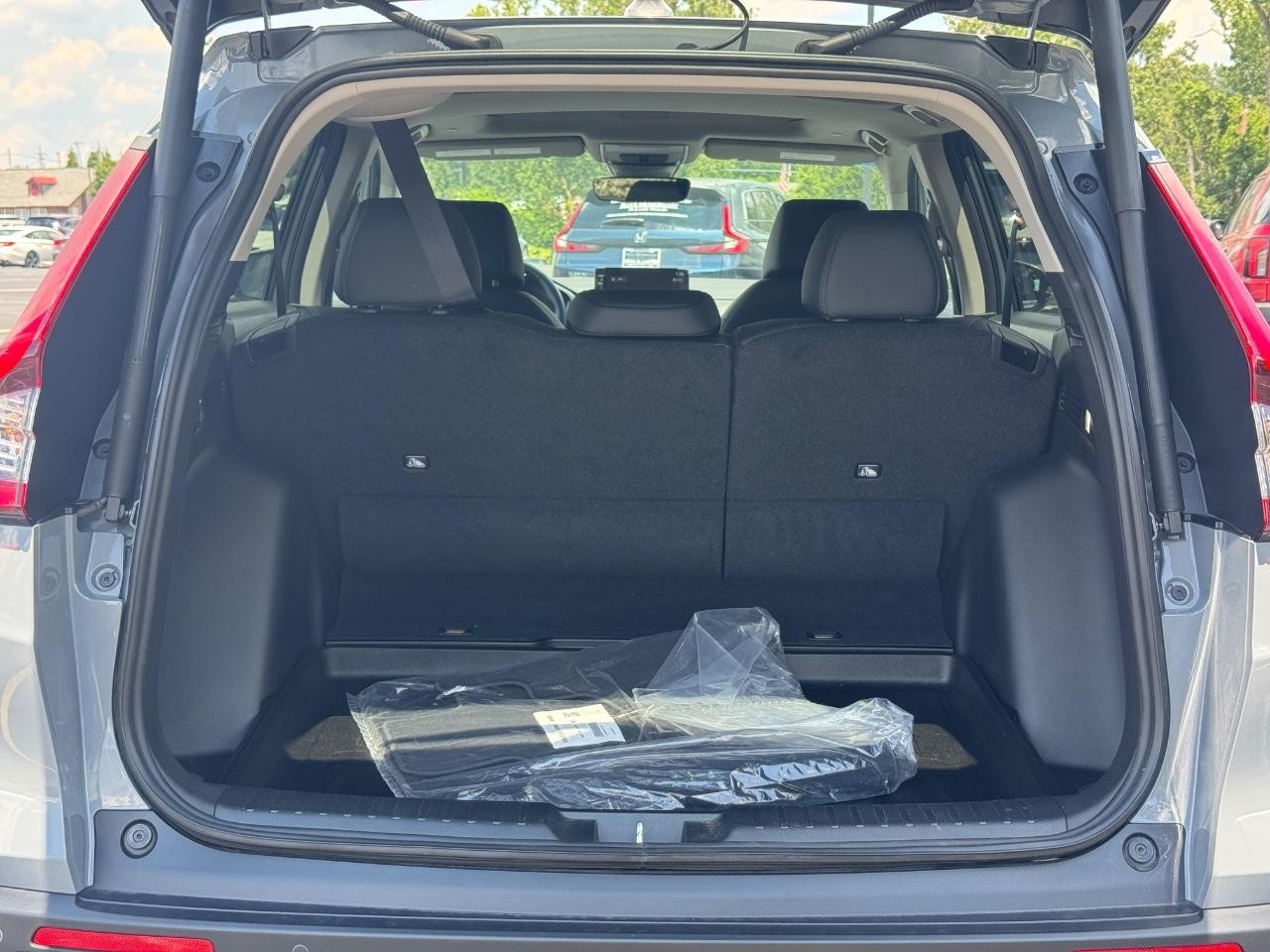 Honda CR-V Vehicle Full-screen Gallery Image 05